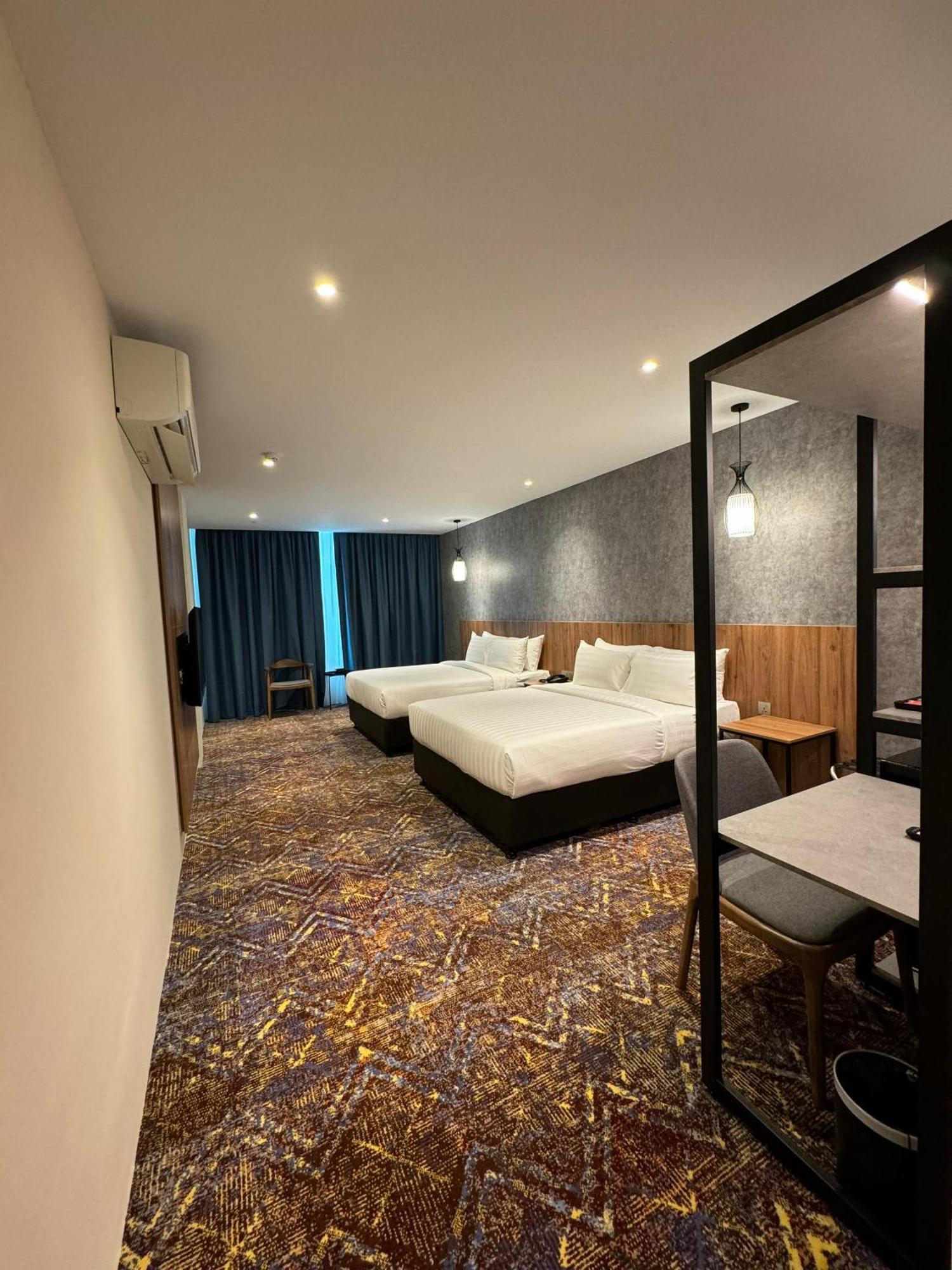 Le'Genda Hotel กาจัง ภายนอก รูปภาพ