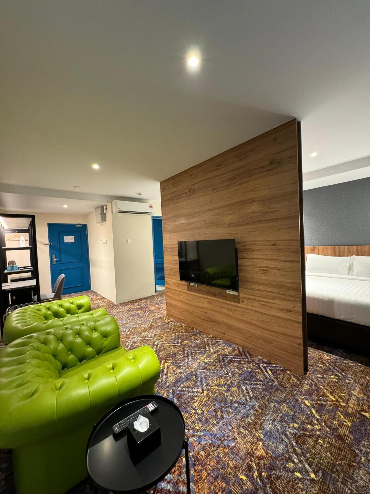 Le'Genda Hotel กาจัง ภายนอก รูปภาพ