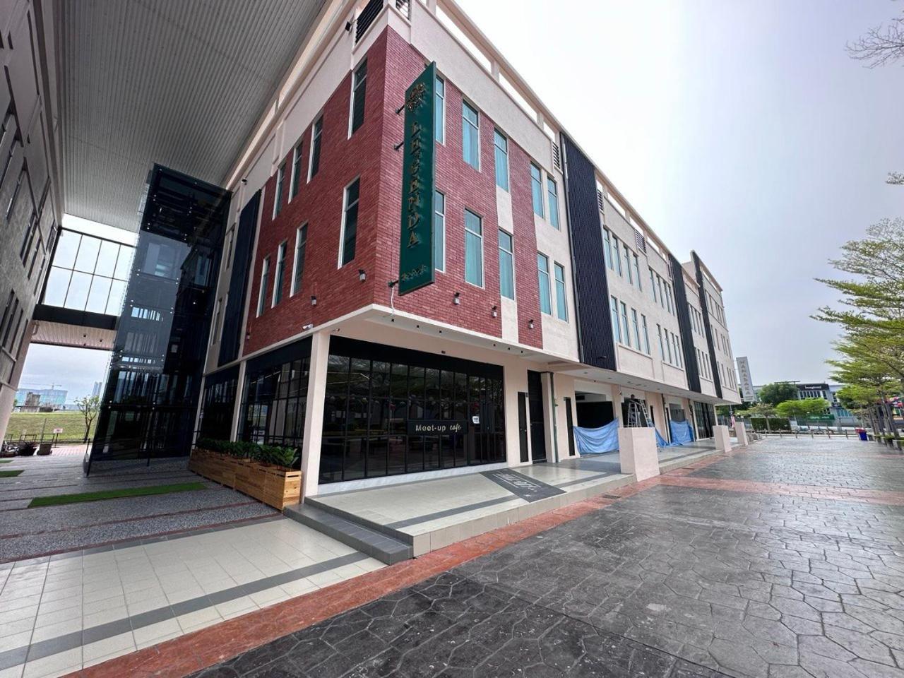Le'Genda Hotel กาจัง ภายนอก รูปภาพ